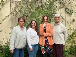Podacstmacherinnern Katharina Perlbach und Lynn Benda (Mitte) mit Sybille Mattfeld-Kloth (rechts) und  Barbara Hansmann (links)